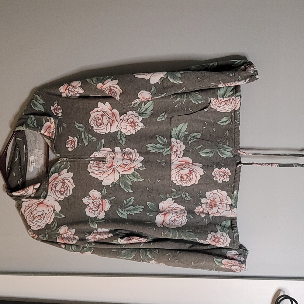 Maurices Small 3/4 floral zip up